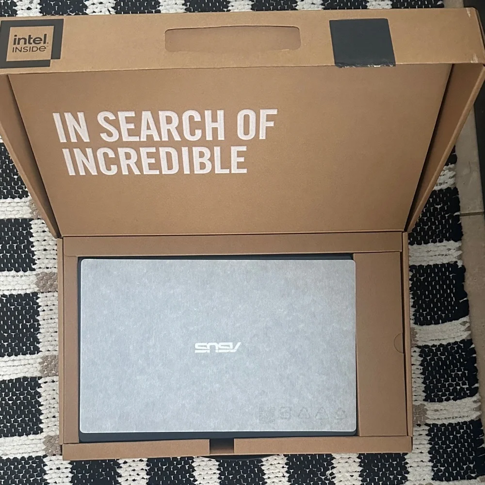 ASUS E410M Laptop in Black